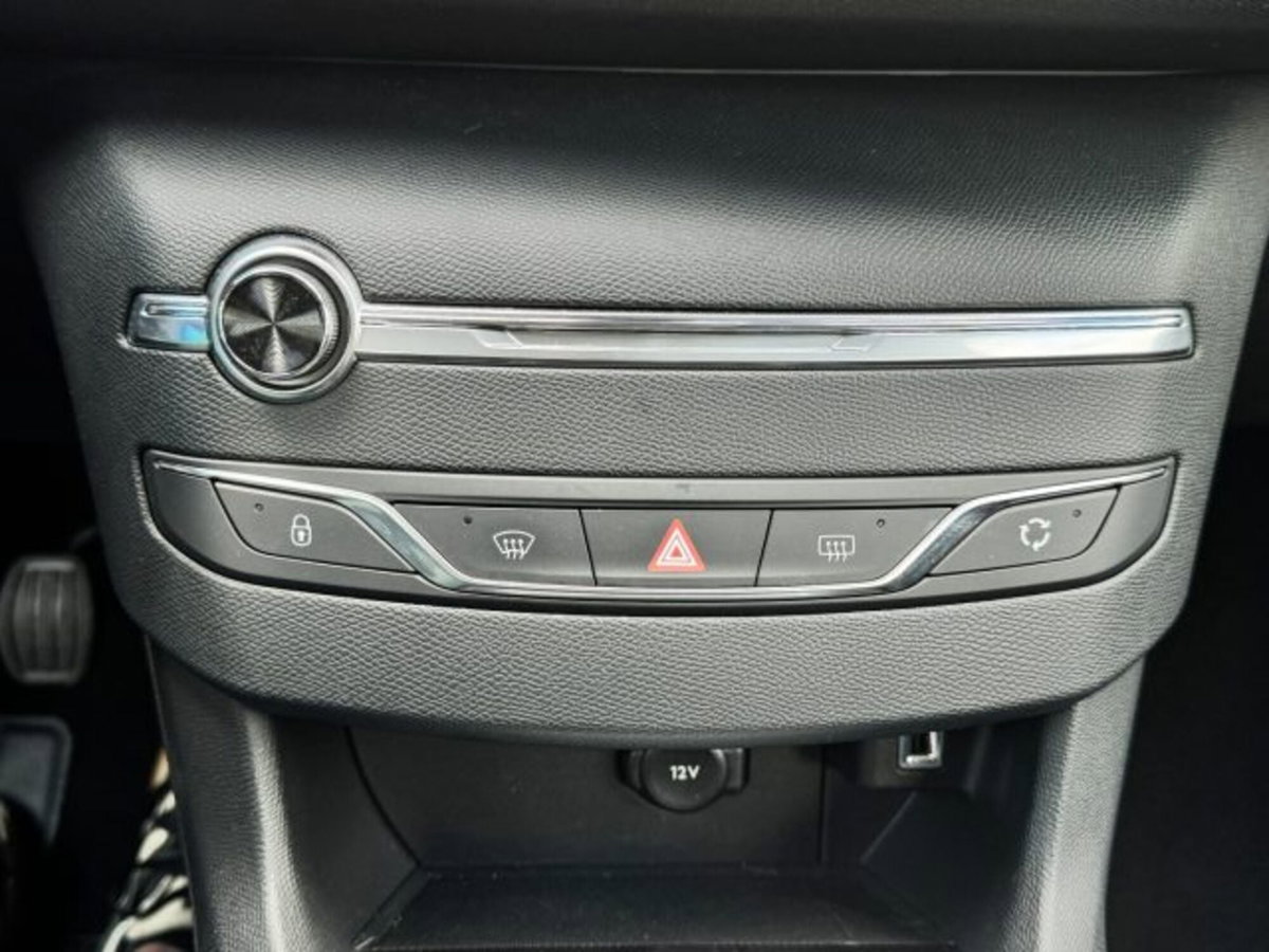 Peugeot 308 BlueHDi 100 S&S Business (19)