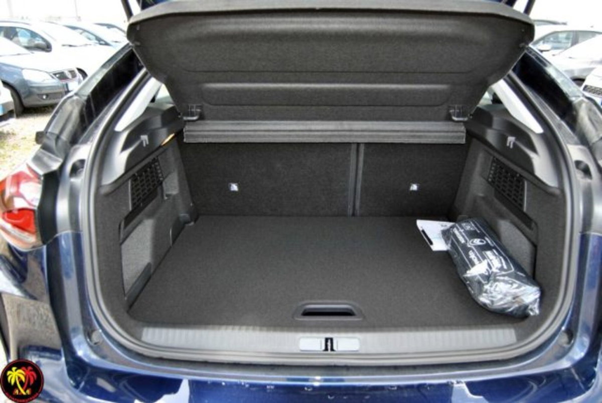Citroen C4 1.2 puretech Plus s&s 130cv eat8 (17)