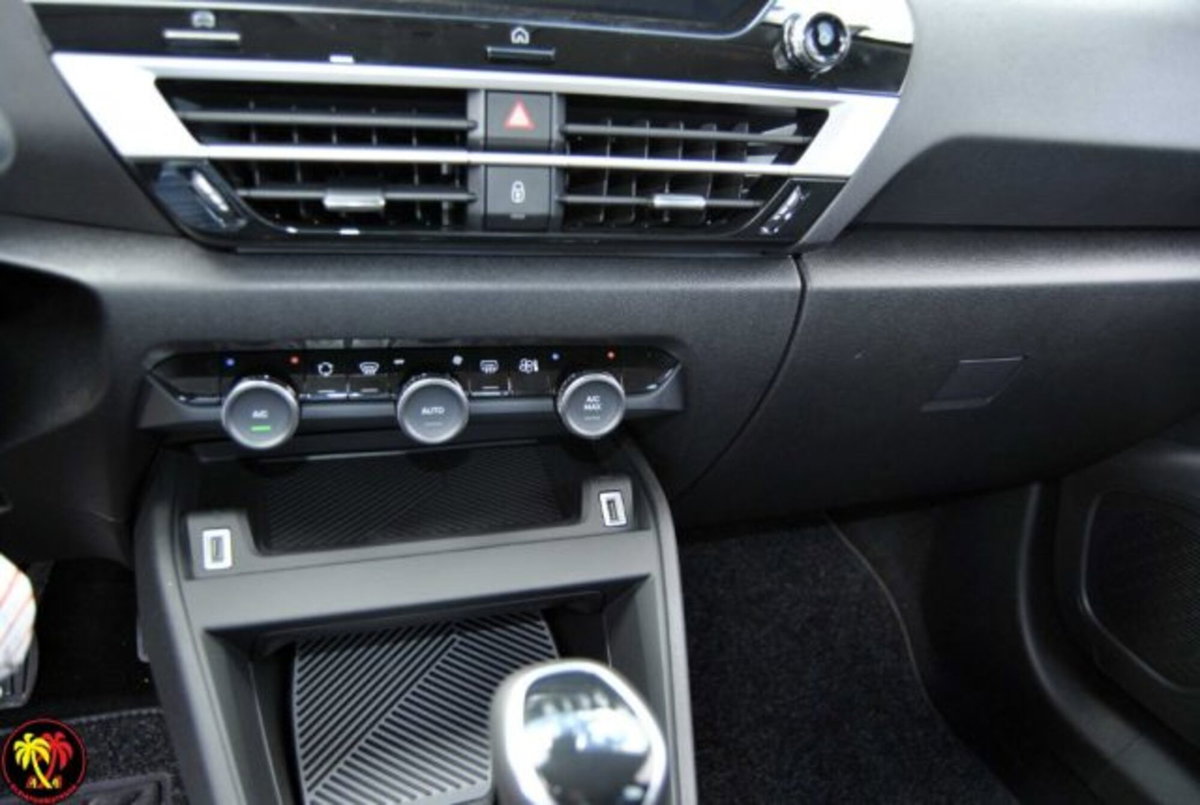 Citroen C4 1.2 puretech Plus s&s 130cv eat8 (8)