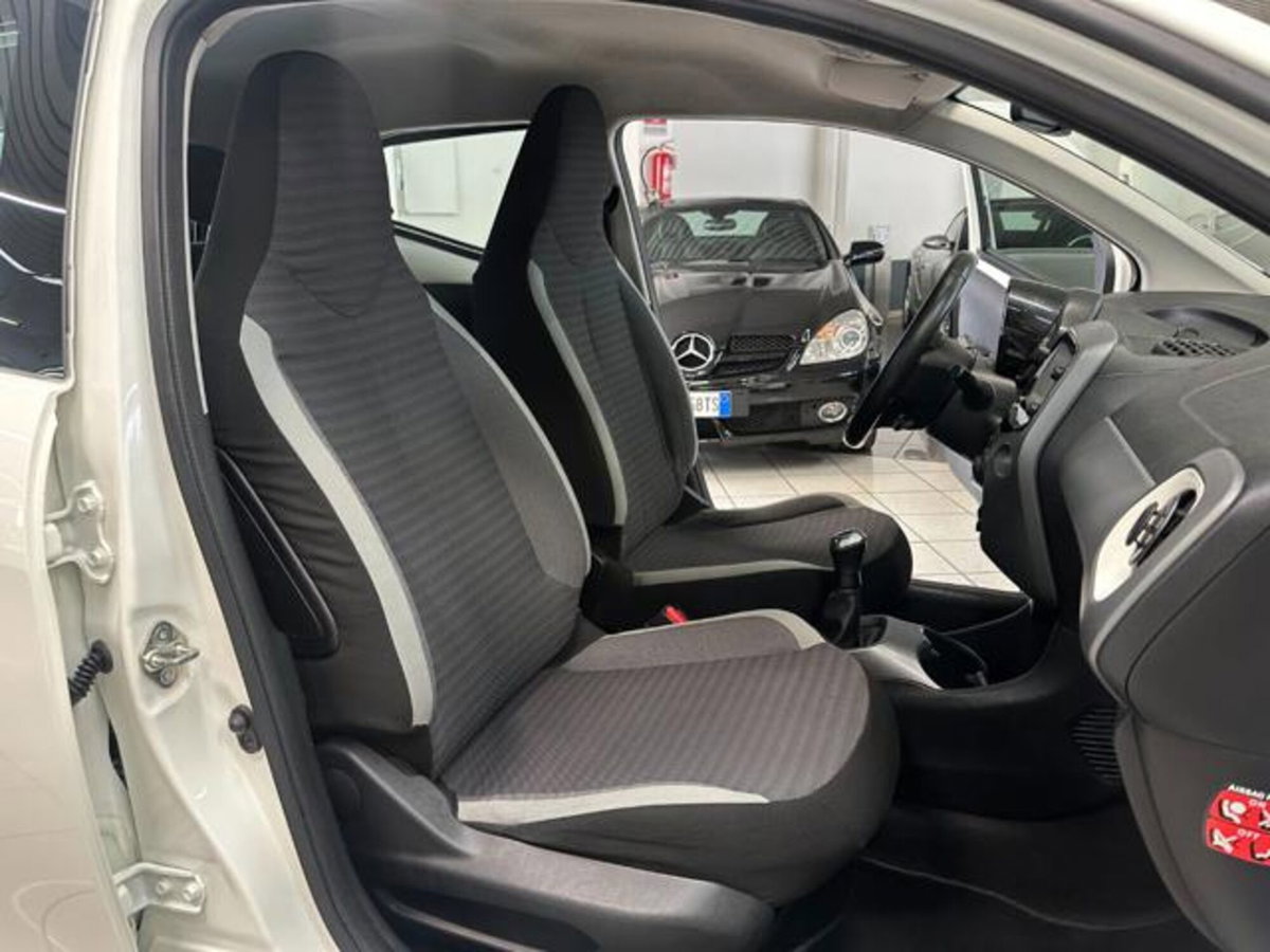 Toyota Aygo X 1.0 VVT-i 72 CV 5p. Undercover S-CVT (10)
