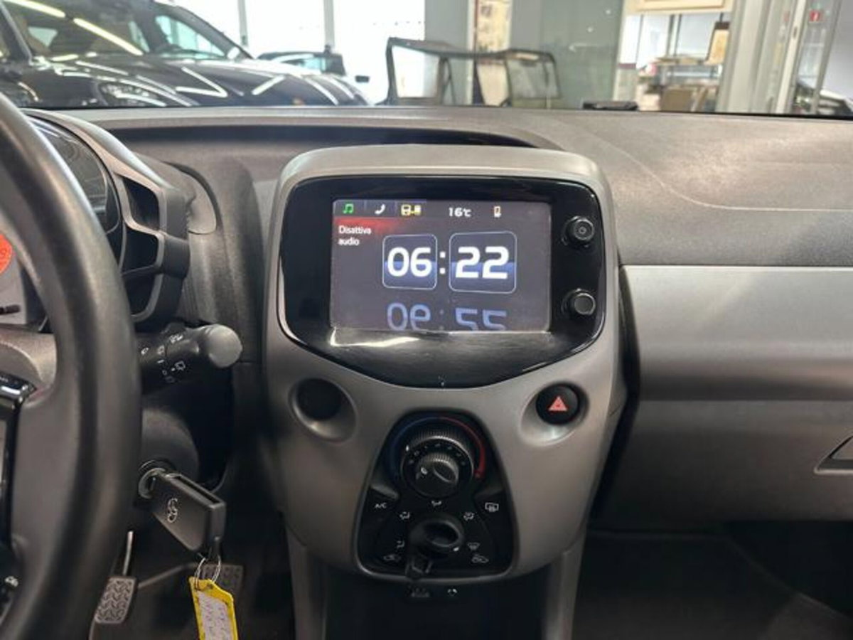 Toyota Aygo X 1.0 VVT-i 72 CV 5p. Undercover S-CVT (12)
