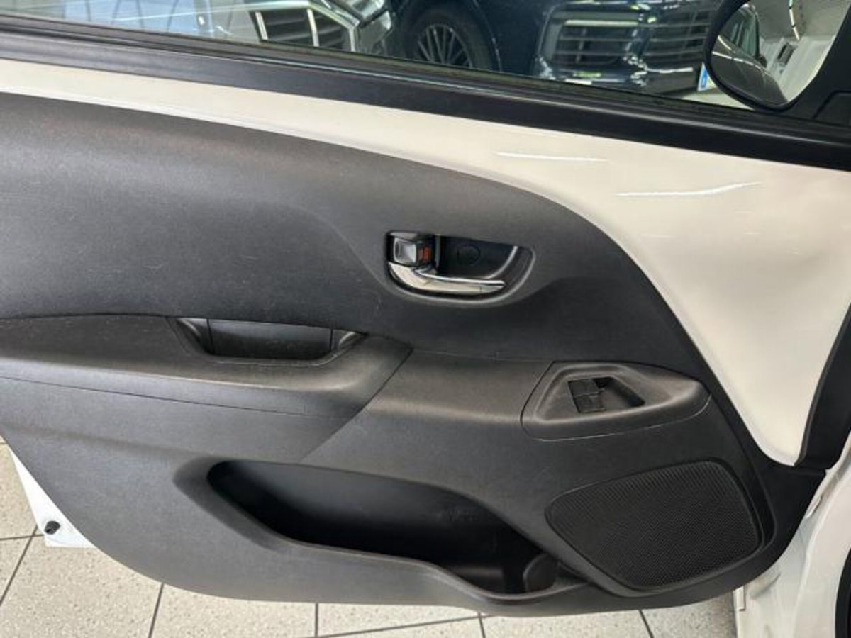 Toyota Aygo X 1.0 VVT-i 72 CV 5p. Undercover S-CVT (16)