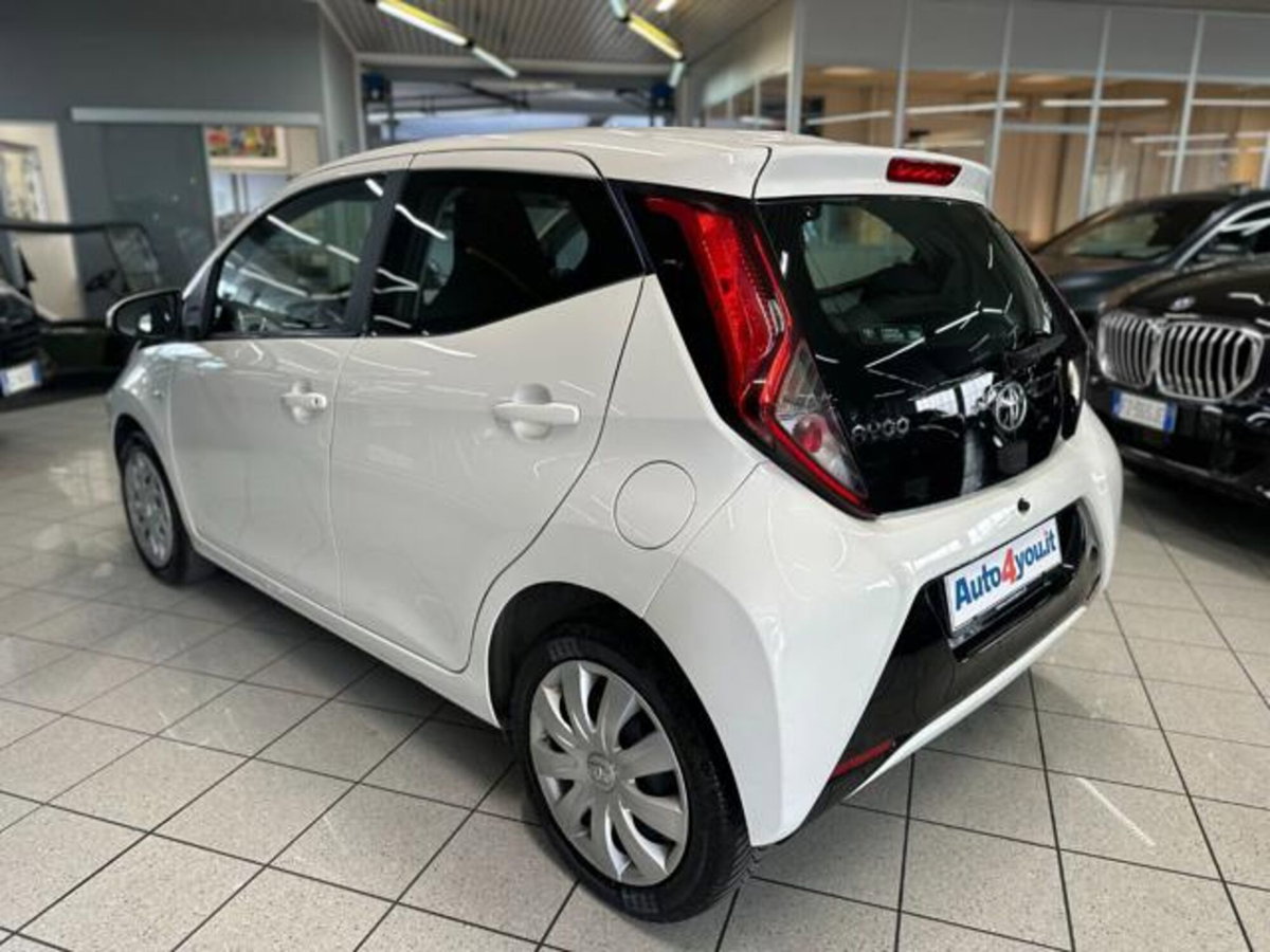 Toyota Aygo X 1.0 VVT-i 72 CV 5p. Undercover S-CVT (4)