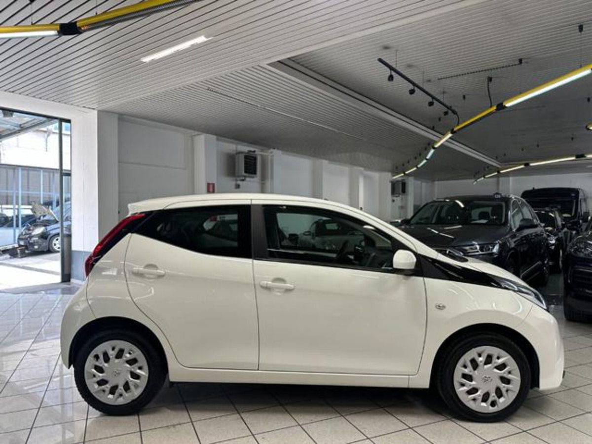 Toyota Aygo X 1.0 VVT-i 72 CV 5p. Undercover S-CVT (5)