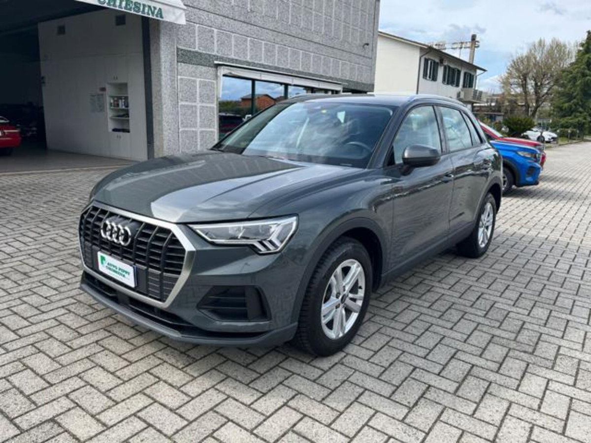 Audi Q3 35 2.0 tdi Identity Black s-tronic