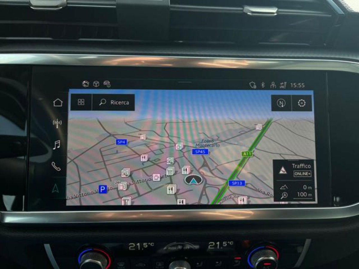 Audi Q3 35 2.0 tdi Identity Black s-tronic (11)