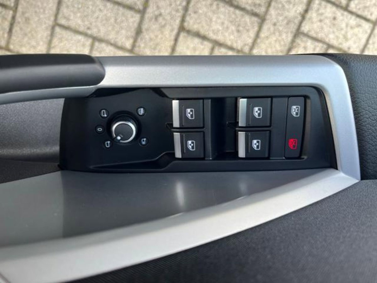 Audi Q3 35 2.0 tdi Identity Black s-tronic (15)