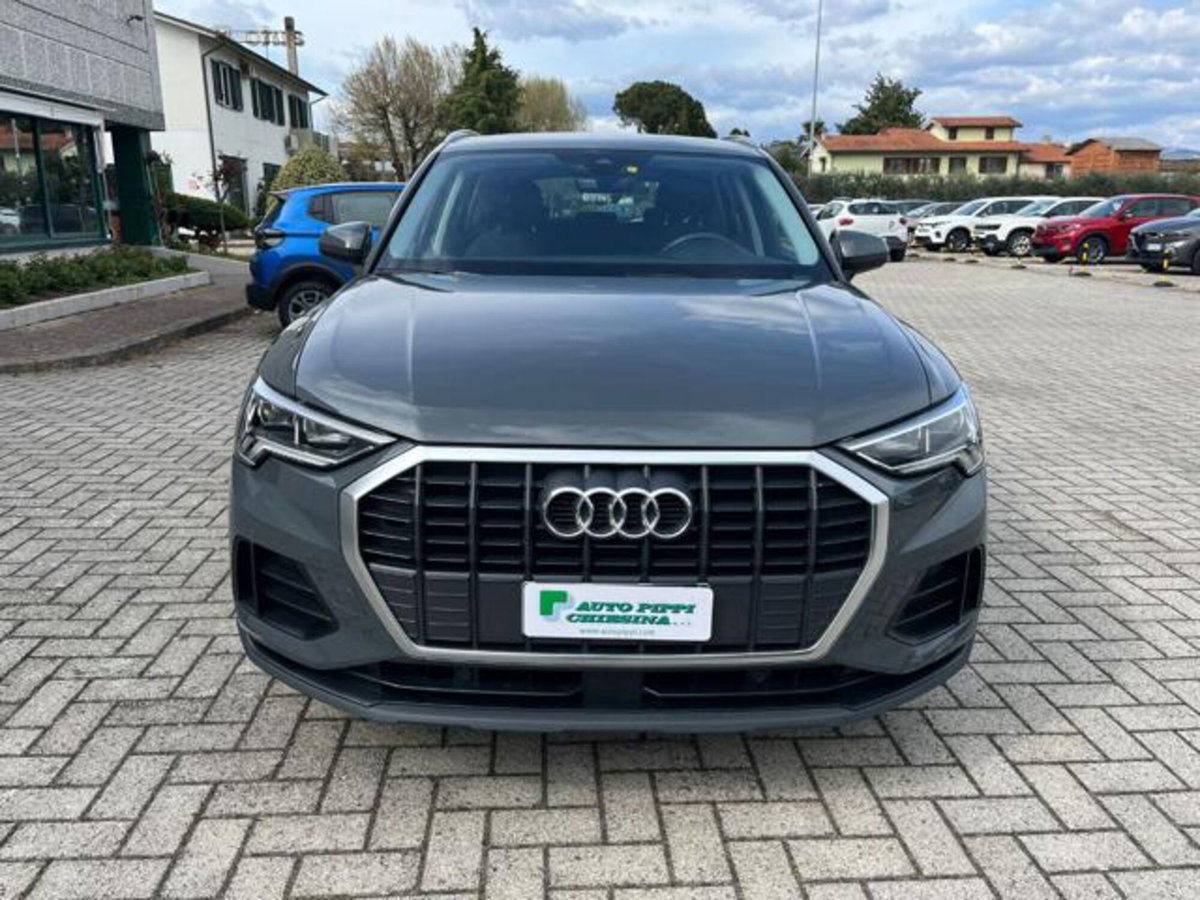 Audi Q3 35 2.0 tdi Identity Black s-tronic (2)