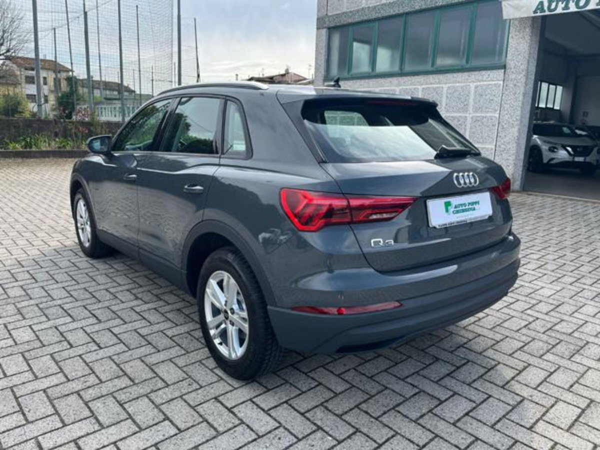 Audi Q3 35 2.0 tdi Identity Black s-tronic (4)