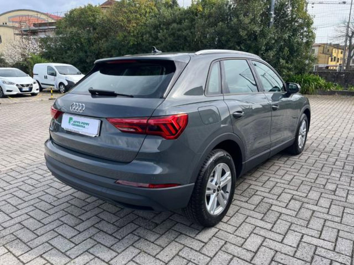 Audi Q3 35 2.0 tdi Identity Black s-tronic (5)