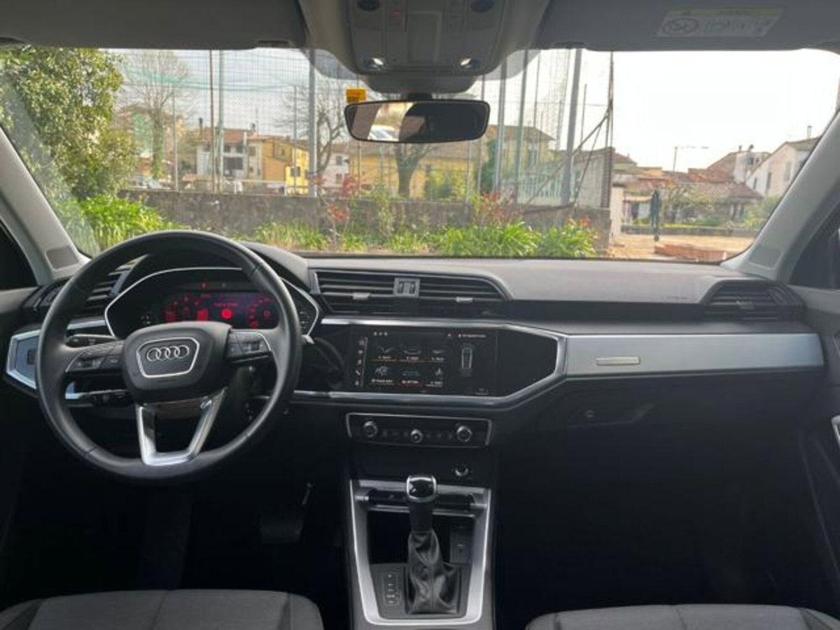 Audi Q3 35 2.0 tdi Identity Black s-tronic (6)