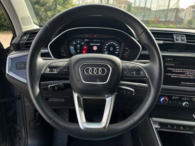 Audi Q3 35 2.0 tdi Identity Black s-tronic (7)