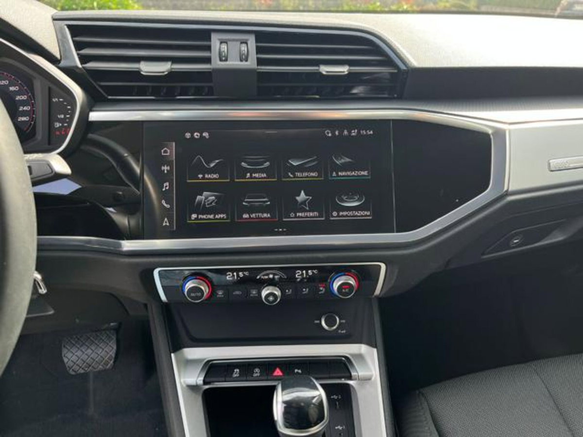 Audi Q3 35 2.0 tdi Identity Black s-tronic (9)