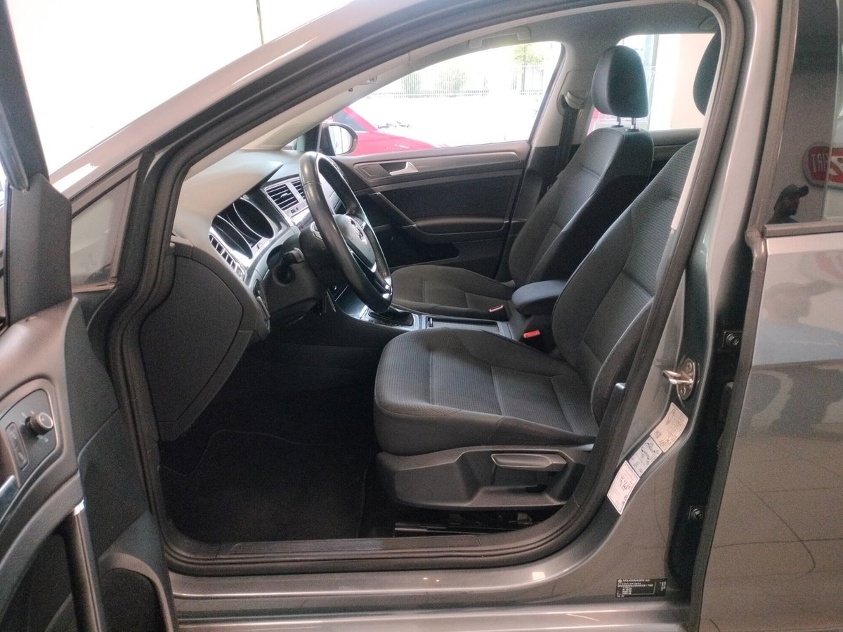Volkswagen Golf 1.0 TSI 110 CV 5p. Trendline BlueMotion Technology (10)