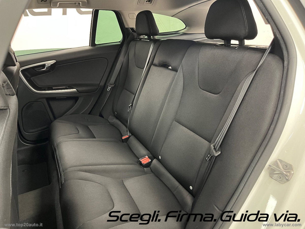 Volvo V60 Cross Country D3 (11)