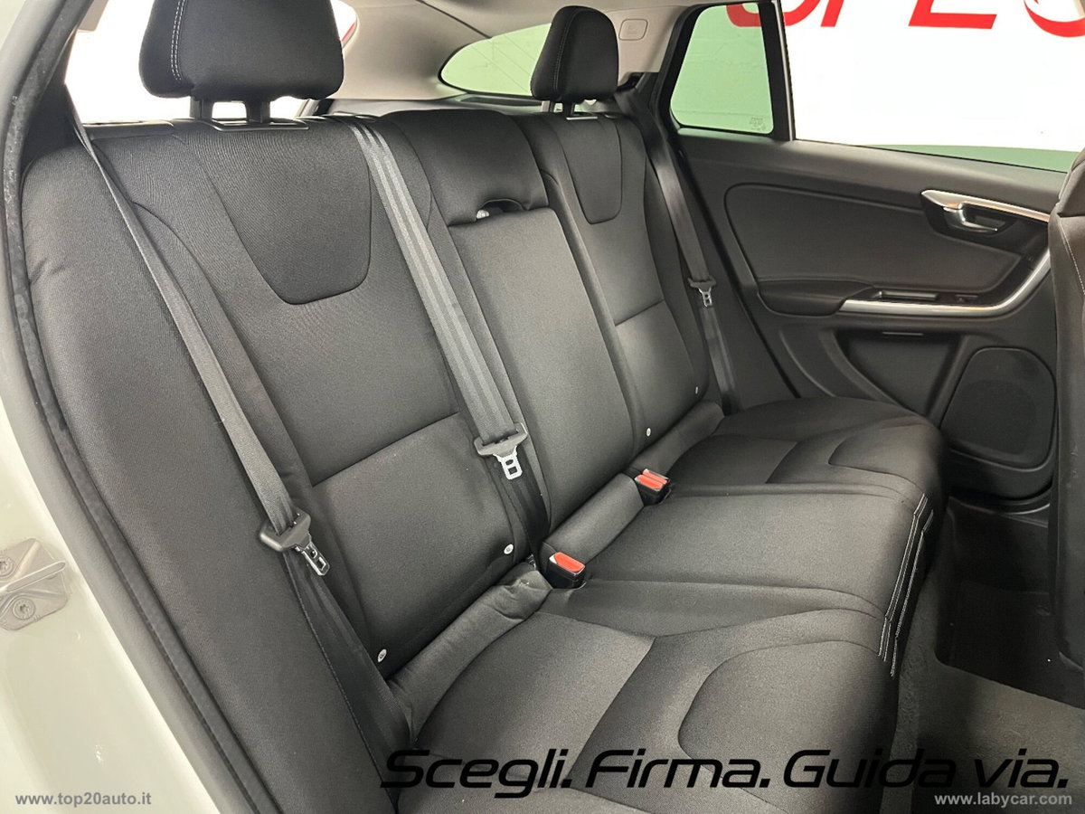Volvo V60 Cross Country D3 (13)