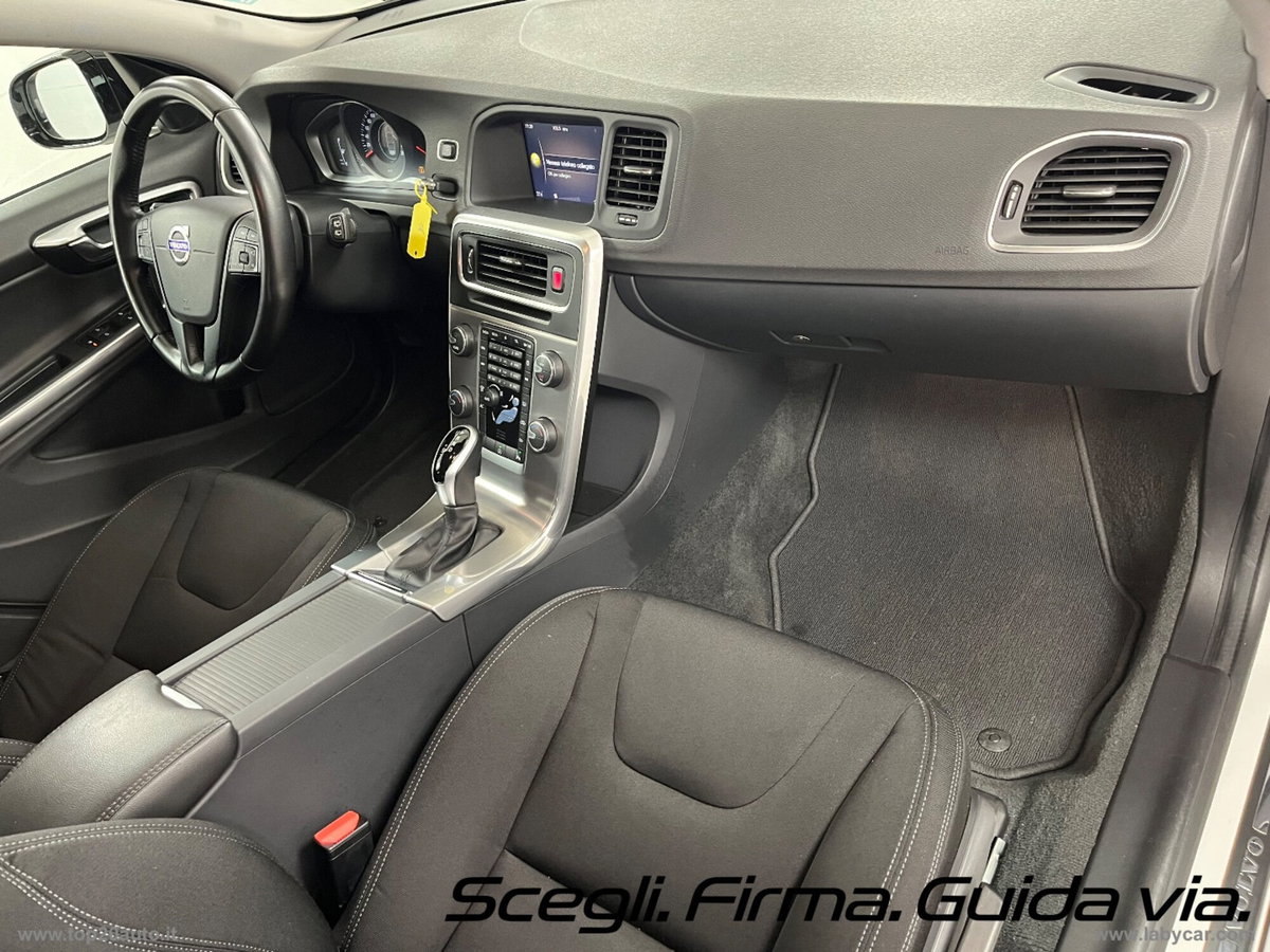 Volvo V60 Cross Country D3 (15)