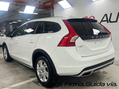 Volvo V60 Cross Country D3 Geartronic Momentum (4)