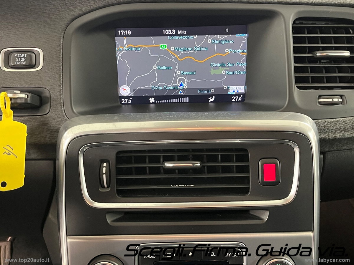 Volvo V60 Cross Country D3 (8)