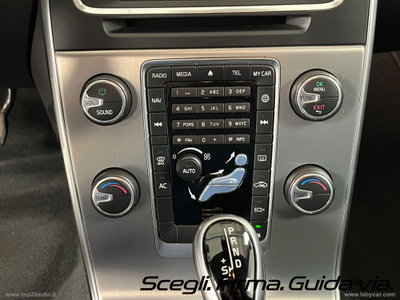Volvo V60 Cross Country D3 Geartronic Momentum (9)
