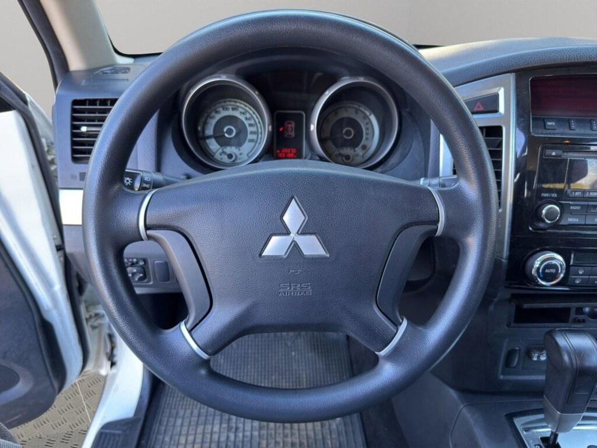 Mitsubishi Pajero 3.2 DI-D 16V aut. 5p. Intense DPF (10)