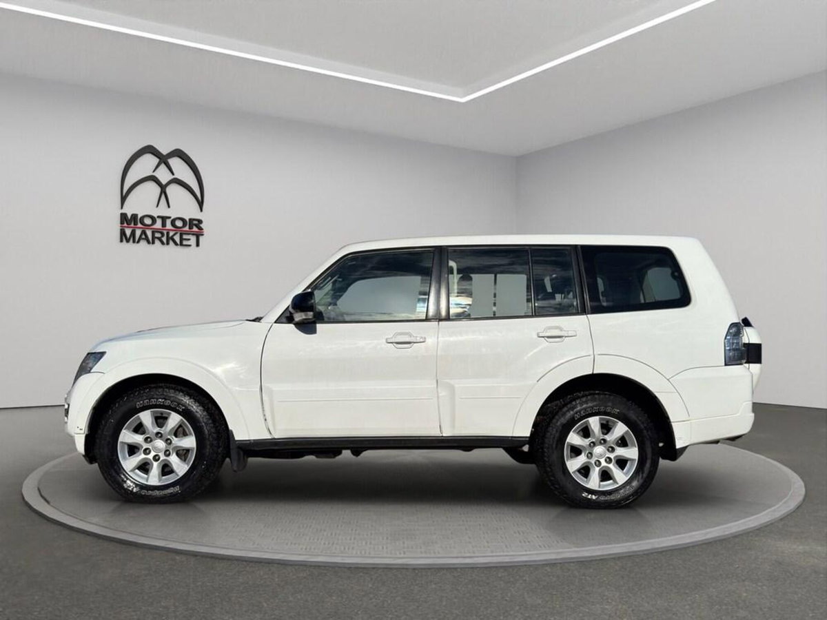 Mitsubishi Pajero 3.2 DI-D 16V aut. 5p. Intense DPF (5)