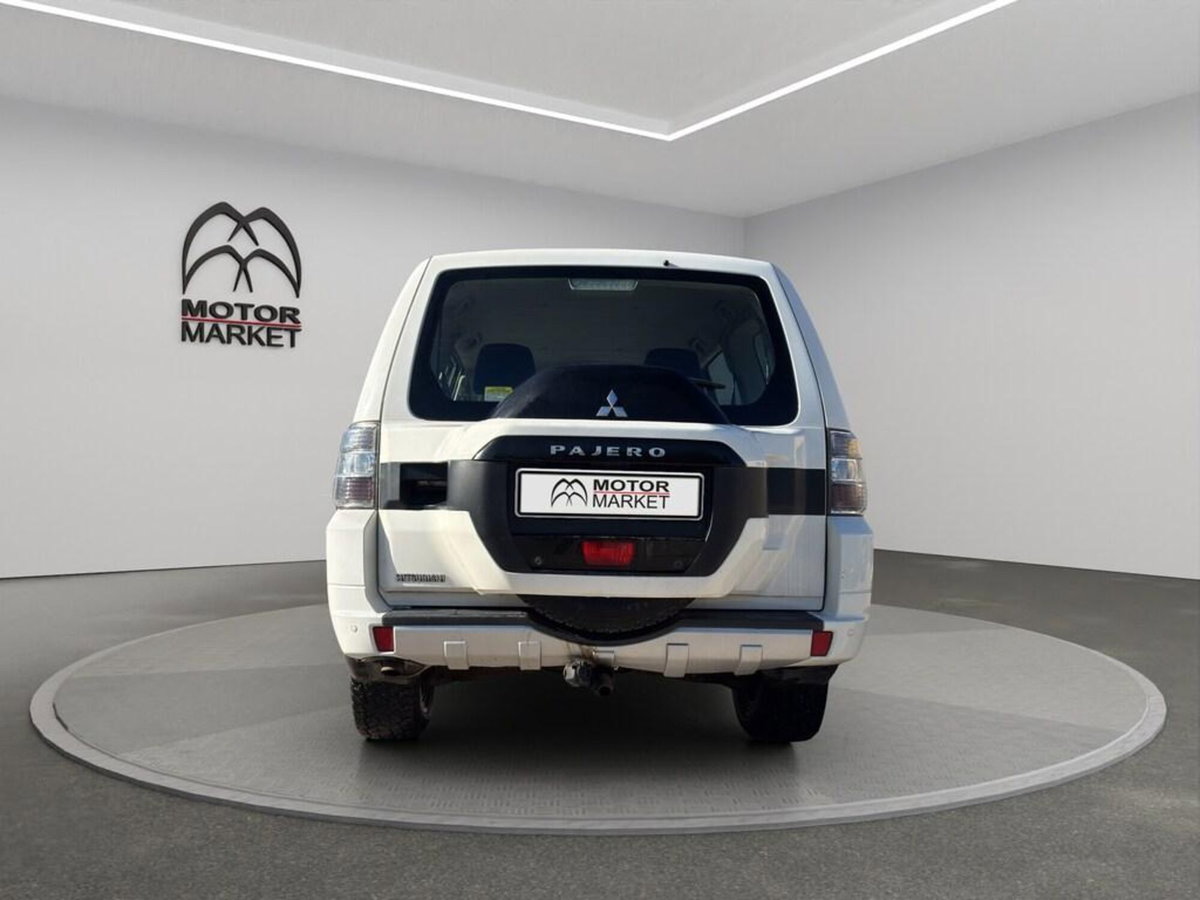 Mitsubishi Pajero 3.2 DI-D 16V aut. 5p. Intense DPF (6)