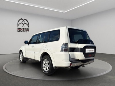 Mitsubishi Pajero 3.2 DI-D 16V aut. 5p. Intense DPF (8)