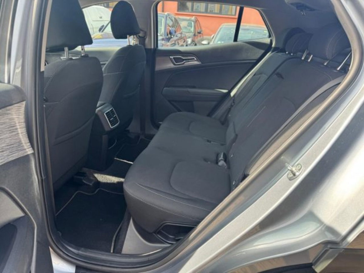Kia Sportage 1.6 crdi mhev Business dct (18)