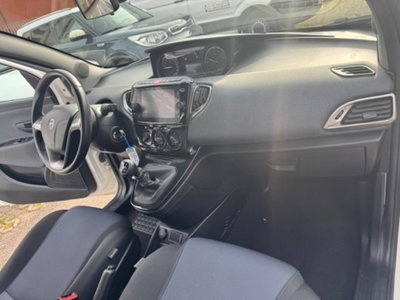 Lancia Ypsilon 1.0 FireFly 5 porte S&S Hybrid Ecochic Gold (11)
