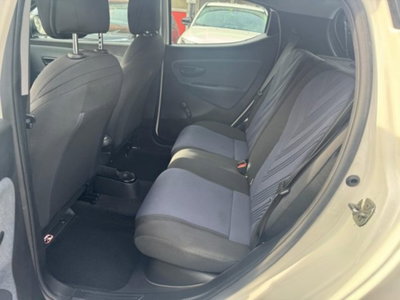 Lancia Ypsilon 1.0 FireFly 5 porte S&S Hybrid Ecochic Gold (15)