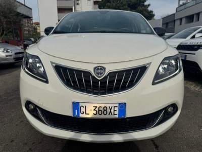 Lancia Ypsilon 1.0 FireFly 5 porte S&S Hybrid Ecochic Gold (2)