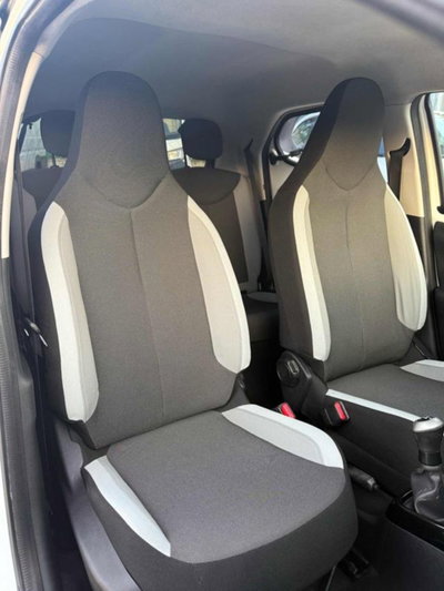 Toyota Aygo 1.0 VVT-i 69 CV 5 porte x-cool (9)