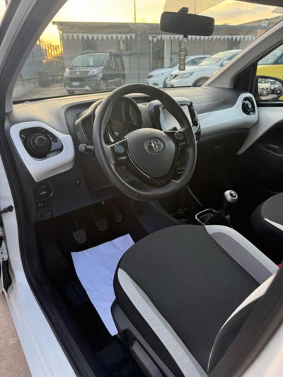 Toyota Aygo 1.0 VVT-i 69 CV 5 porte x-cool (10)