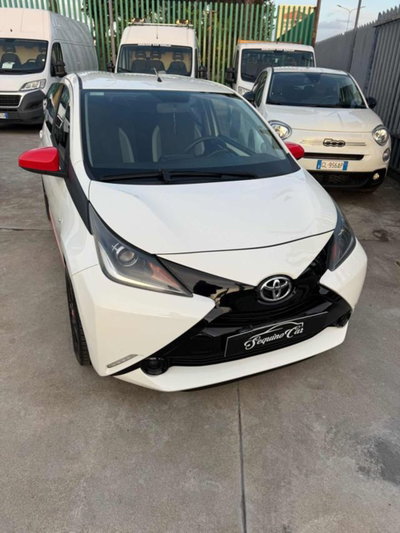 Toyota Aygo 1.0 VVT-i 69 CV 5 porte x-cool (3)
