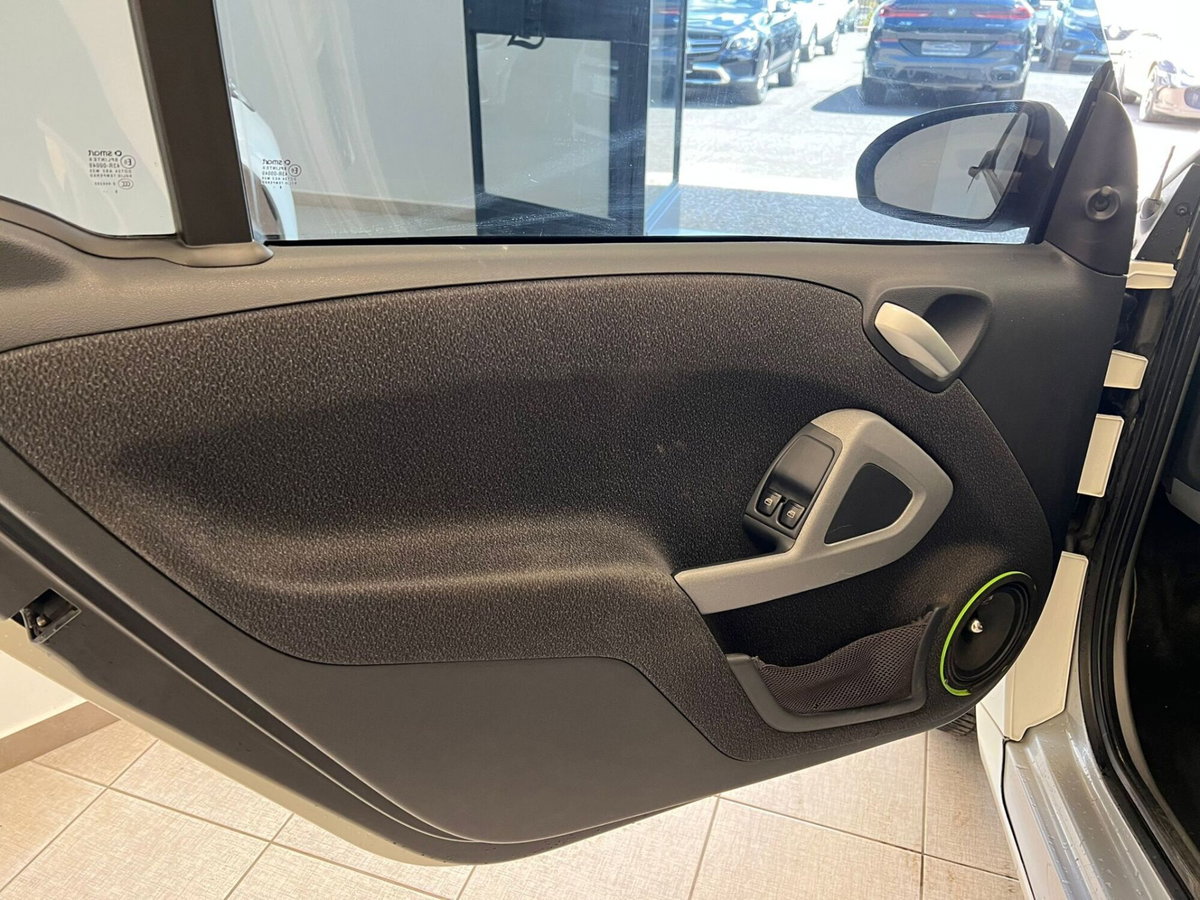smart Fortwo 1000 52 kW MHD coupé passion (13)