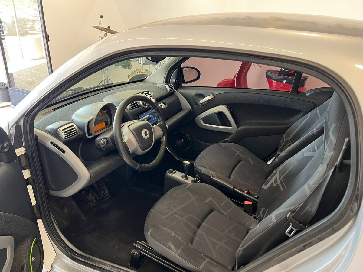 smart Fortwo 1000 52 kW MHD coupé passion (15)