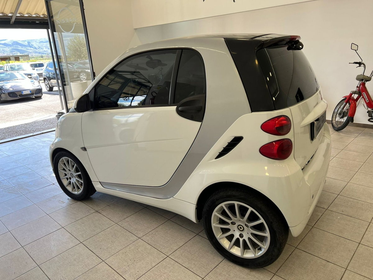 smart Fortwo 1000 52 kW MHD coupé passion (3)
