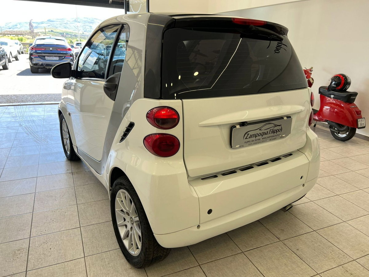 smart Fortwo 1000 52 kW MHD coupé passion (5)