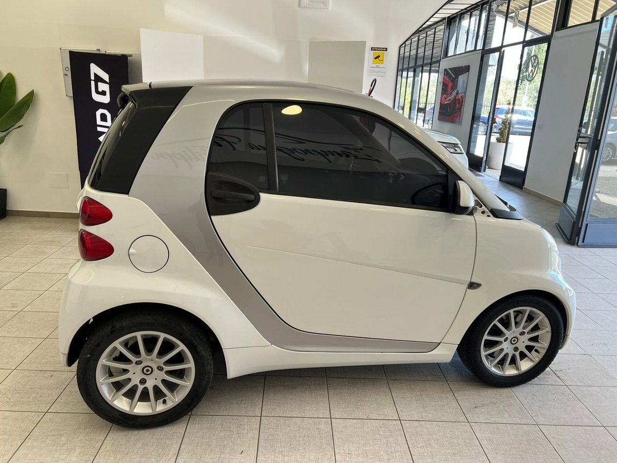 smart Fortwo 1000 52 kW MHD coupé passion (6)