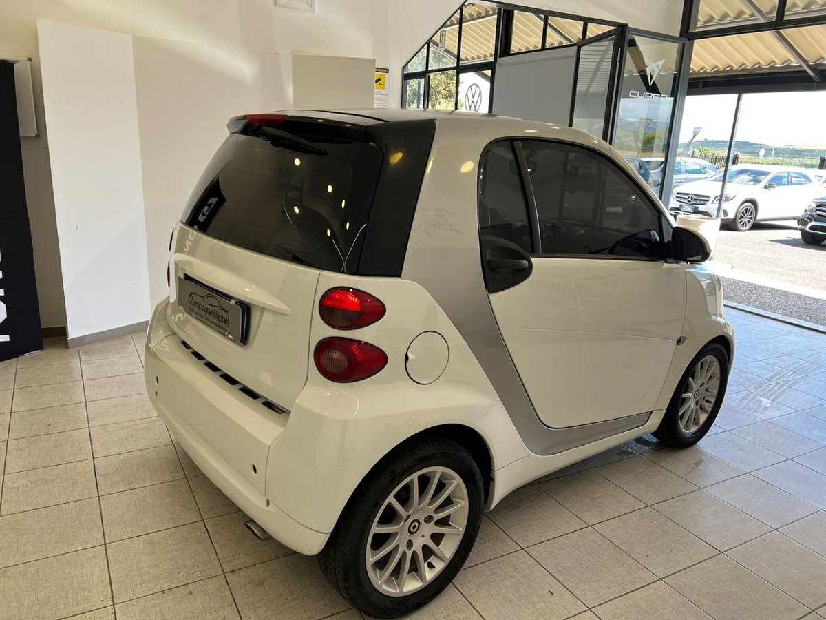 smart Fortwo 1000 52 kW MHD coupé passion (9)