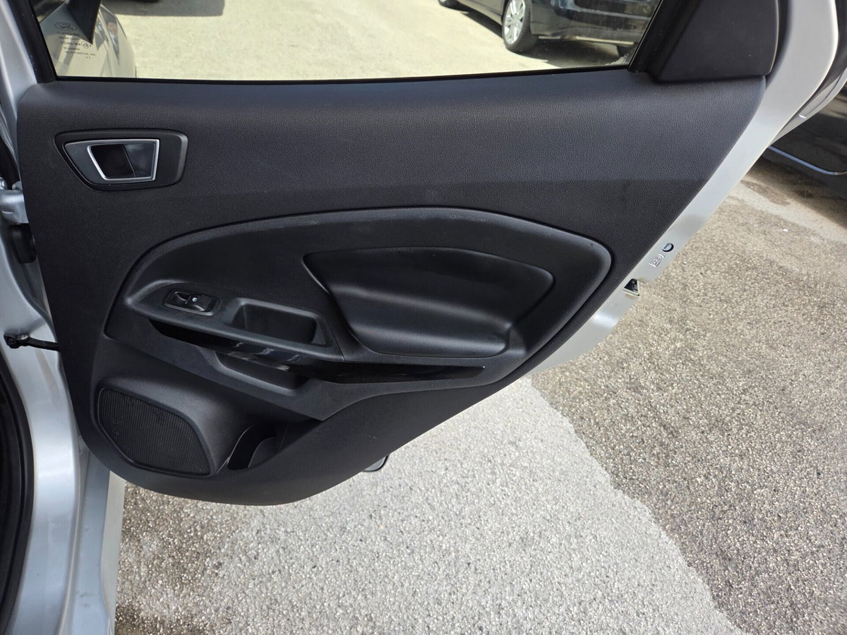Ford EcoSport 1.5 TDCi 100 CV Start&Stop Titanium (18)