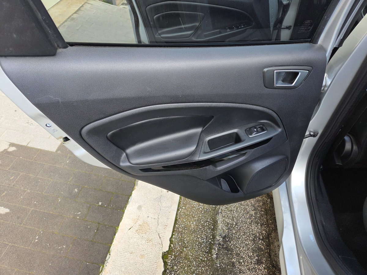 Ford EcoSport 1.5 TDCi 100 CV Start&Stop Titanium (19)