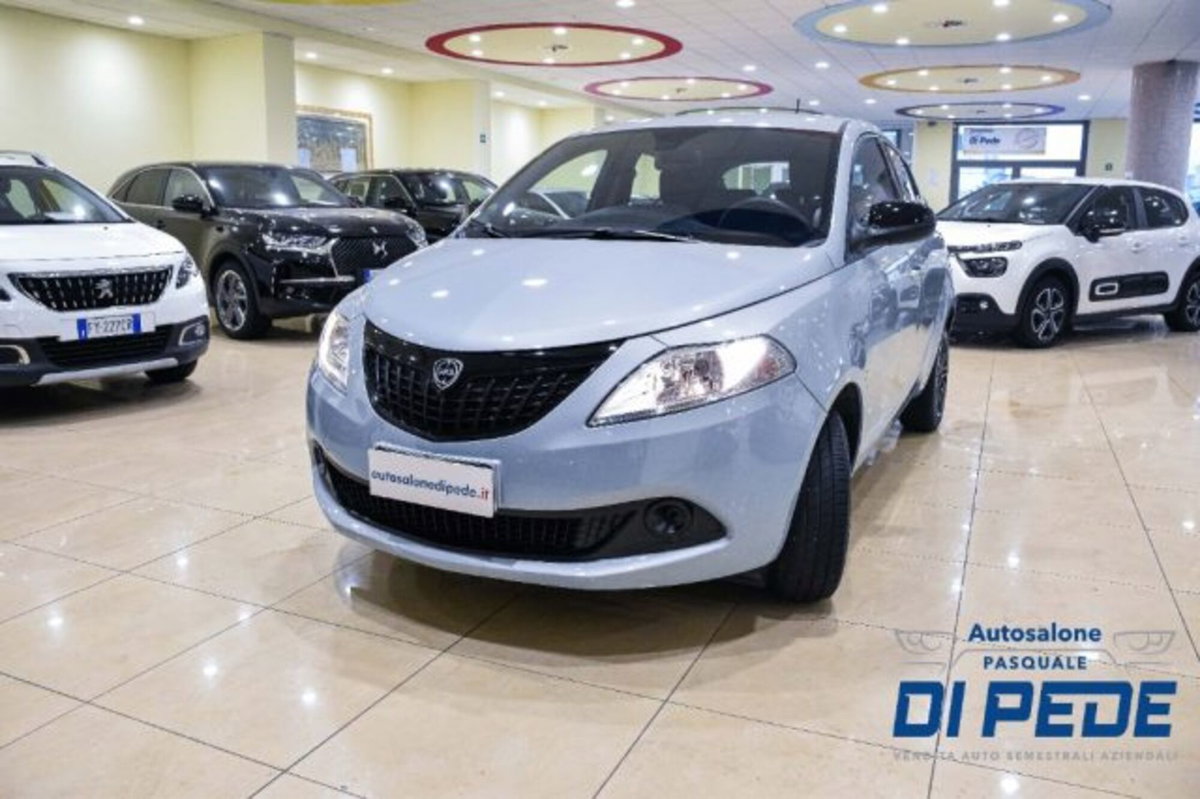 Lancia Ypsilon 1.0 FireFly 5 porte S&S Hybrid Gold Plus