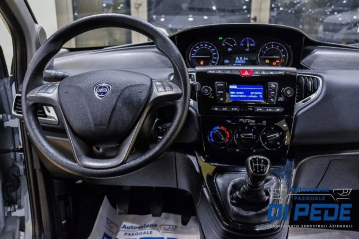Lancia Ypsilon 1.0 FireFly 5 porte S&S Hybrid Gold Plus (19)