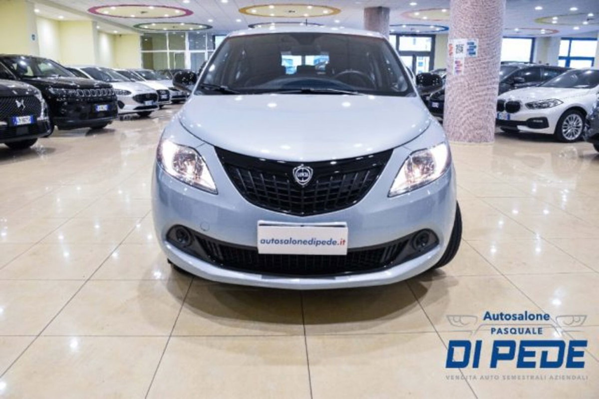Lancia Ypsilon 1.0 FireFly 5 porte S&S Hybrid Gold Plus (2)