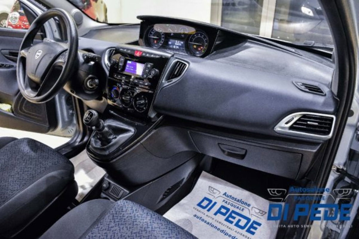 Lancia Ypsilon 1.0 FireFly 5 porte S&S Hybrid Gold Plus (20)