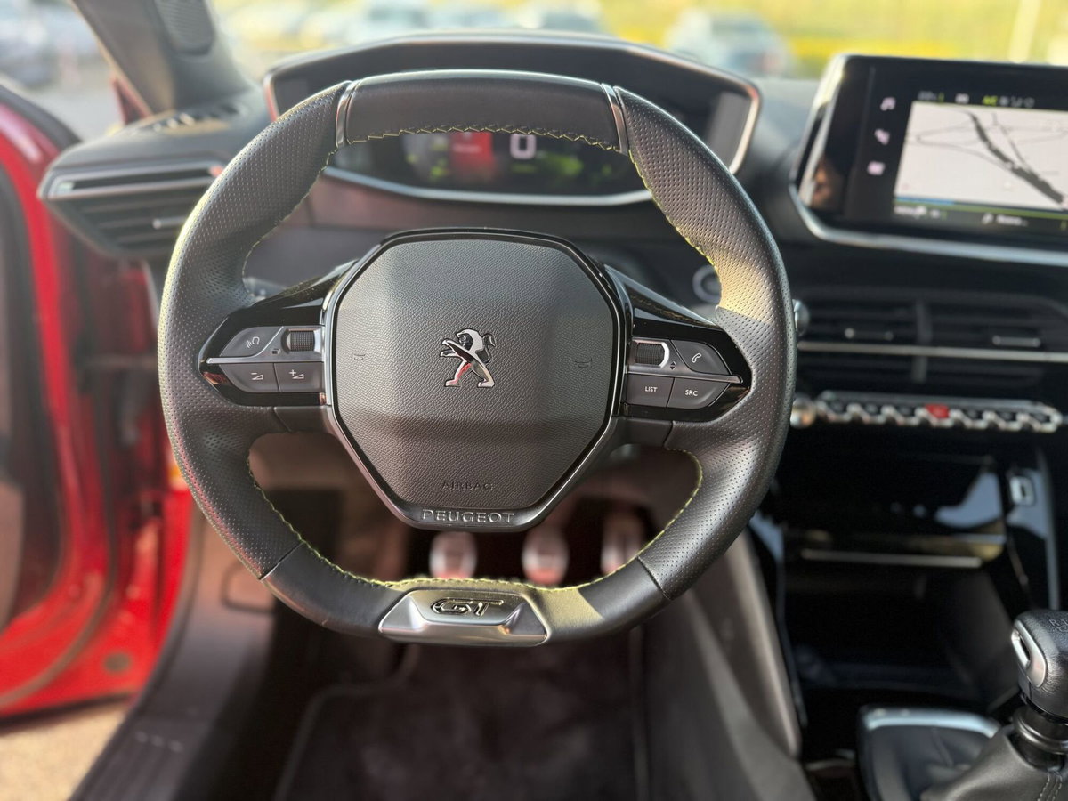 Peugeot 2008 PureTech 130 S&S GT (10)
