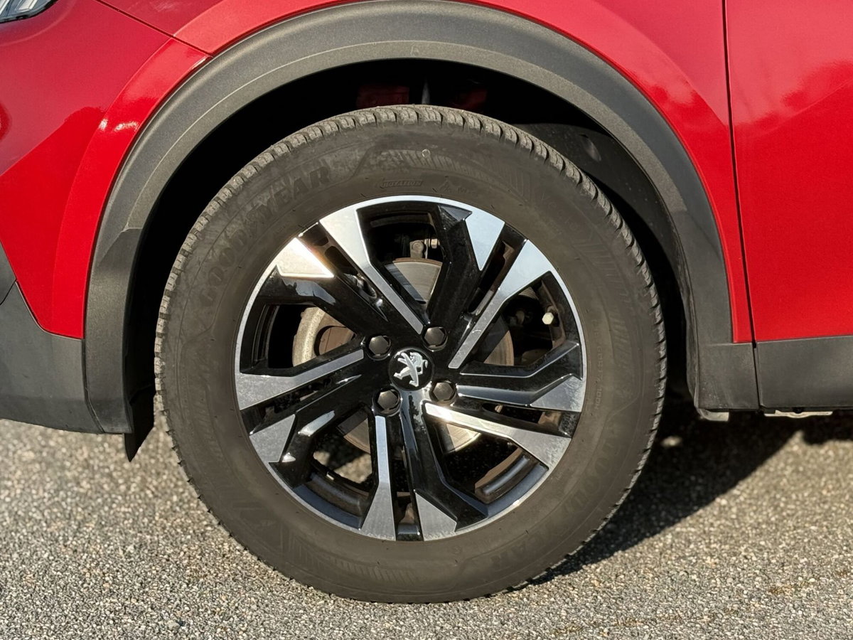 Peugeot 2008 PureTech 130 S&S GT (8)