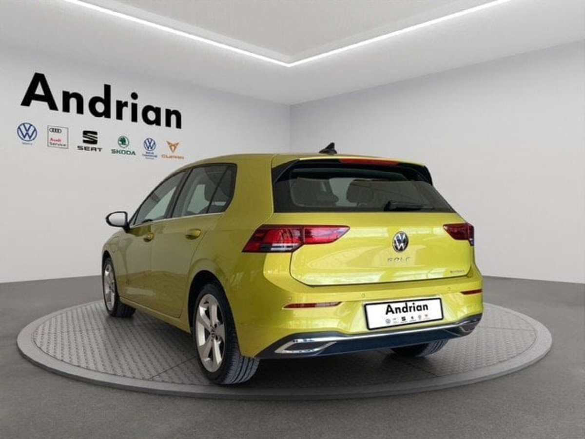 Volkswagen Golf 1.4 TSI eHYBRID 204 CV DSG Style (2)